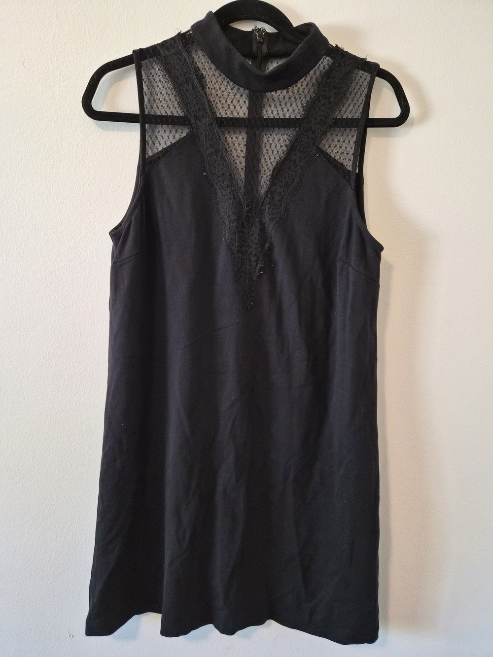 Express Black Lace Mock Neck Sleeveless Shift Dress Size Medium